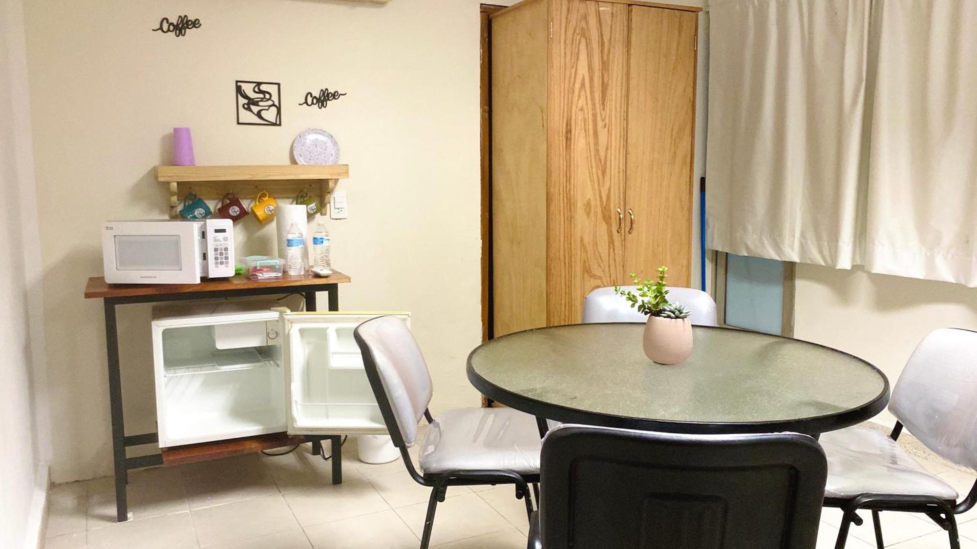 Hospedaje Aldana - Habitacion L E R D O En Zona Centro Tuxpan  ภายนอก รูปภาพ