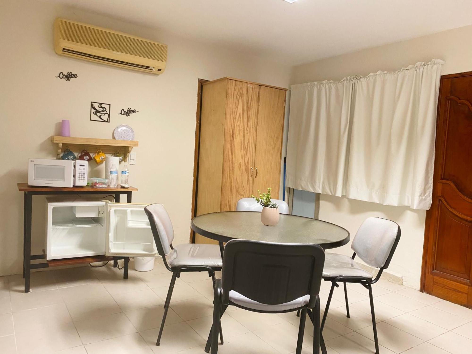 Hospedaje Aldana - Habitacion L E R D O En Zona Centro Tuxpan  ภายนอก รูปภาพ